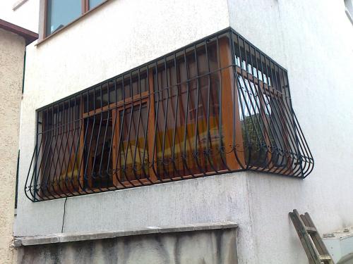 Метални решетки за врати, метални решетки за прозорци